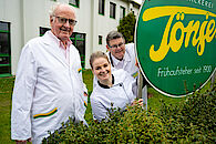 Foto (privat) von links nach rechts: Gerold Tönjes, Jennifer Tönjes und Axel Tönjes